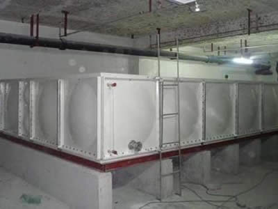 洋浦经济开发区玻璃钢模压水箱